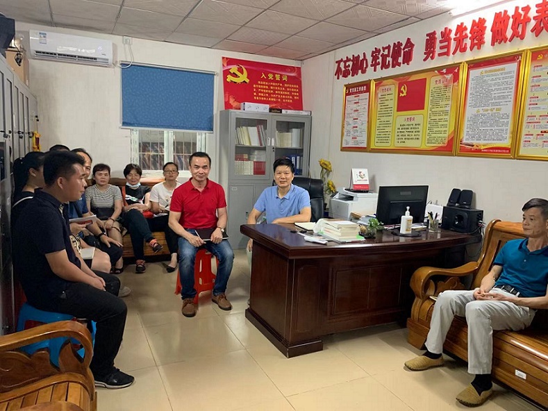 星空游戏官方机关党委王志斌委员莅临实验小学讲授学习党史专题党课