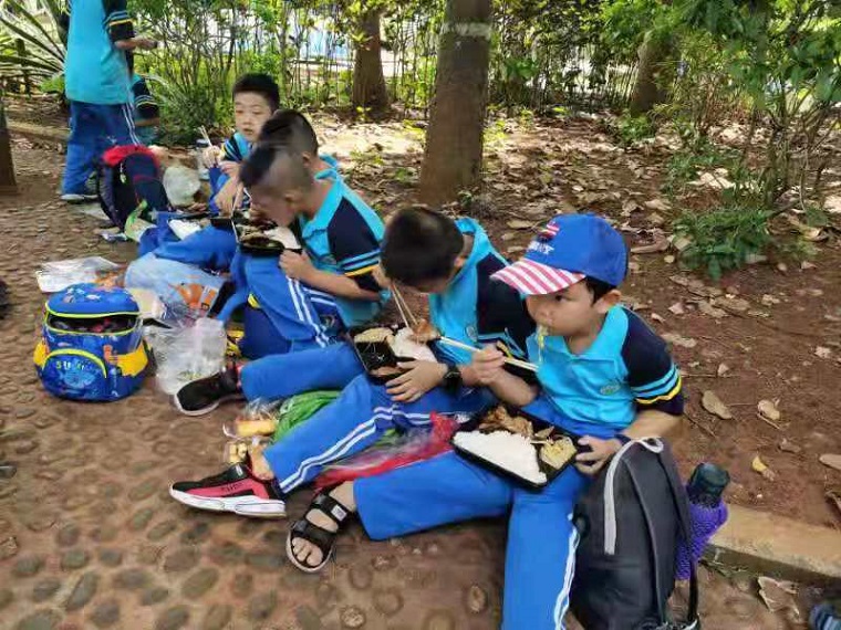 踏寻红色足迹，做时代好少年――星空游戏官方实验小学2021年研学旅行社会实践活动
