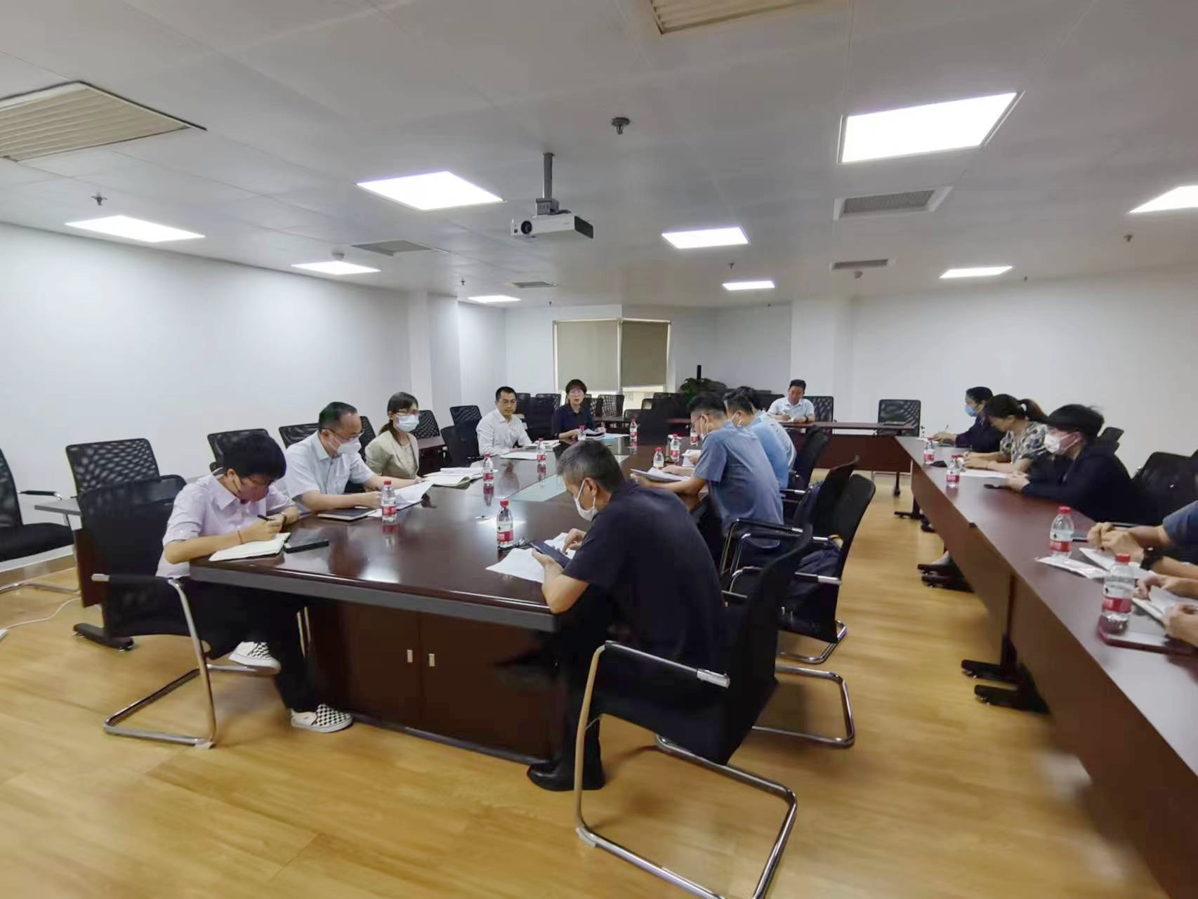 信息网络与数据中心一行到中国银行交流座谈