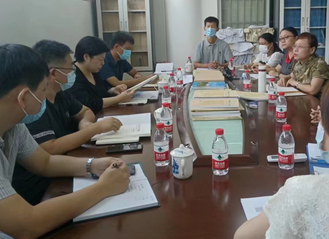 学校党委副书记（主持党委工作）许玫来学报编辑部调研