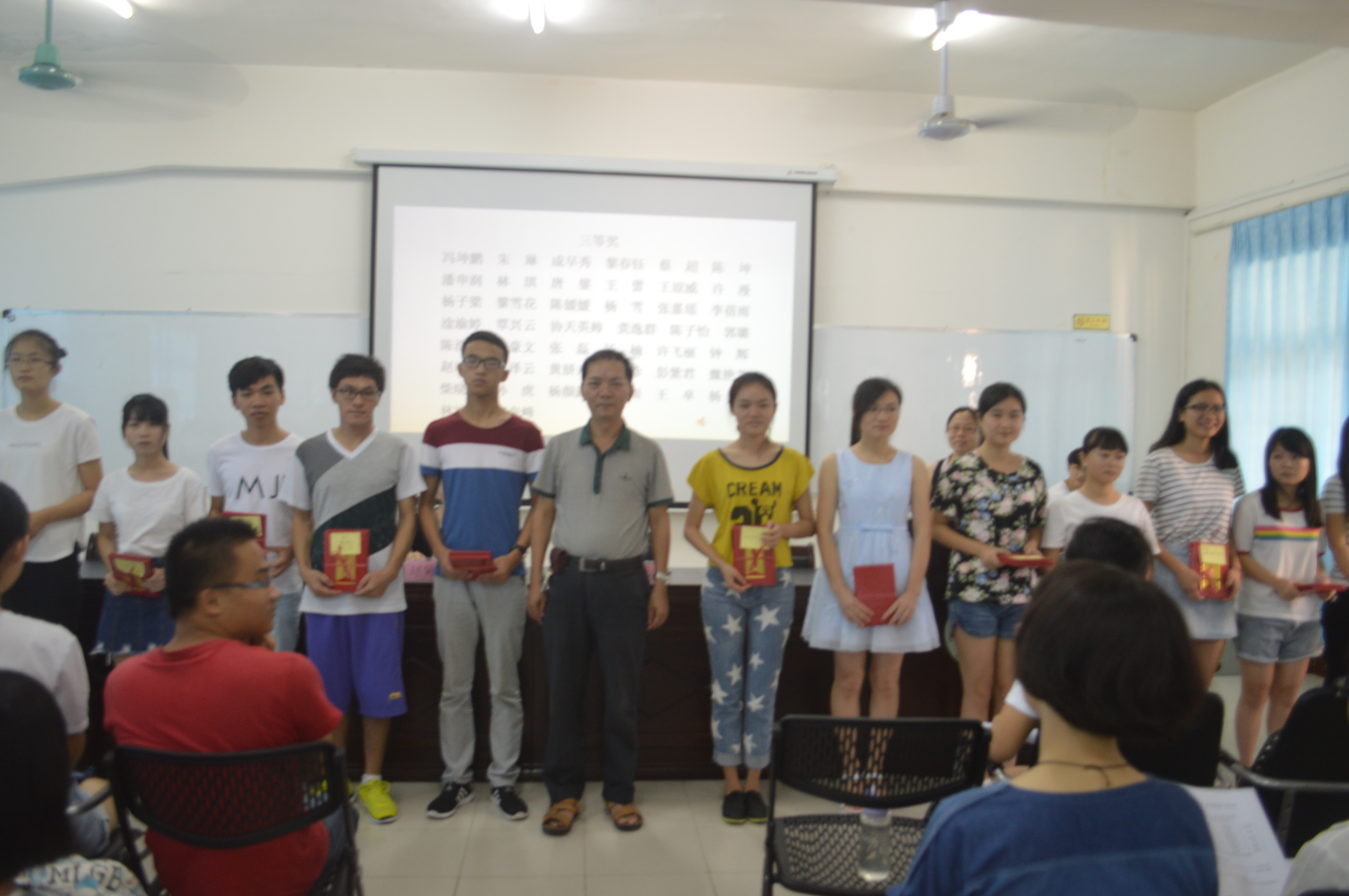 记星空游戏官方第八届数学建模竞赛颁奖会暨国赛强化培训动员大会