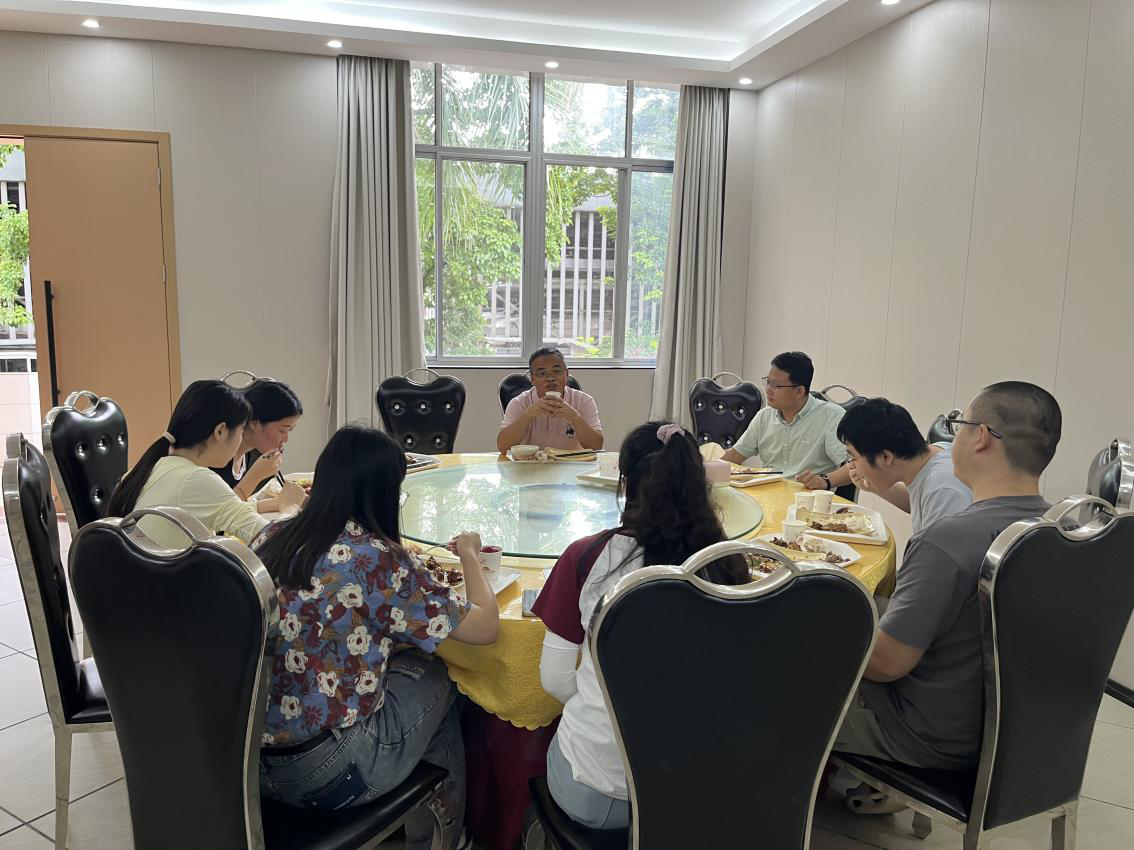 我院顺利举办第五期师生午餐会