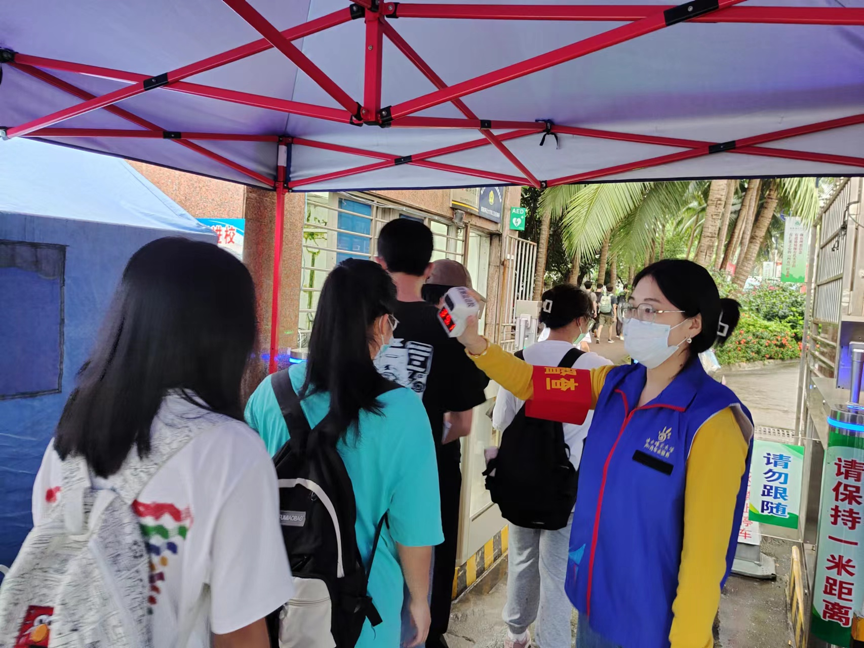 恢复线下教学，金鹏学生有序入校