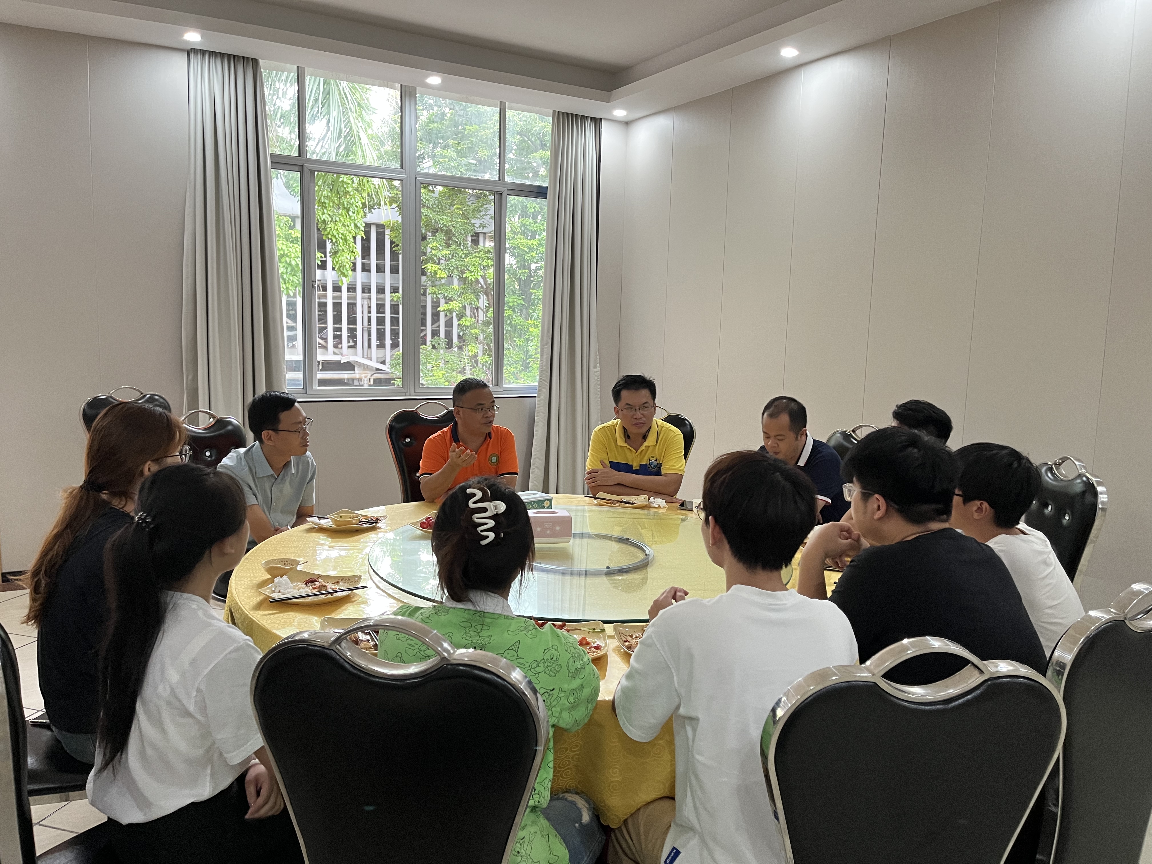 我院第三期“师生午餐会”顺利举办