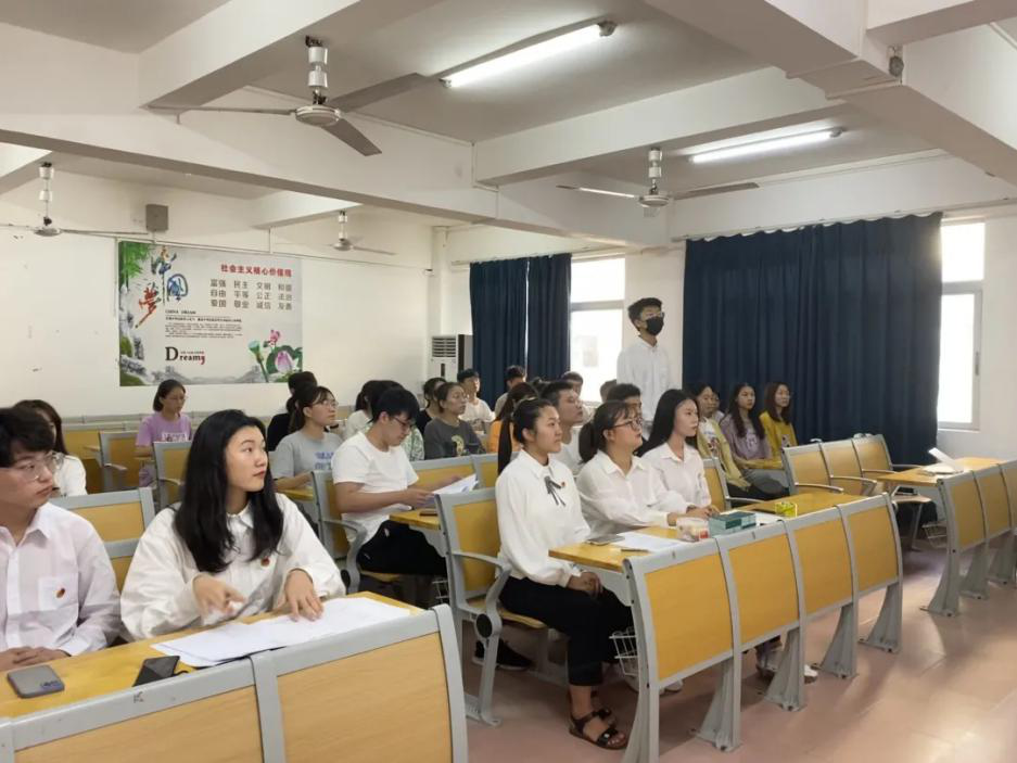 星空游戏官方数学与统计学院“请党放心·强国有我”主题团日活动启动仪式