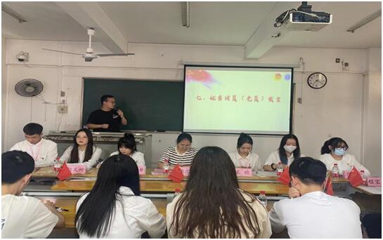 数学与统计学院开展“学习二十大，永远跟党走，奋进新征程”组织生活会