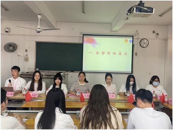 数学与统计学院开展“学习二十大，永远跟党走，奋进新征程”组织生活会