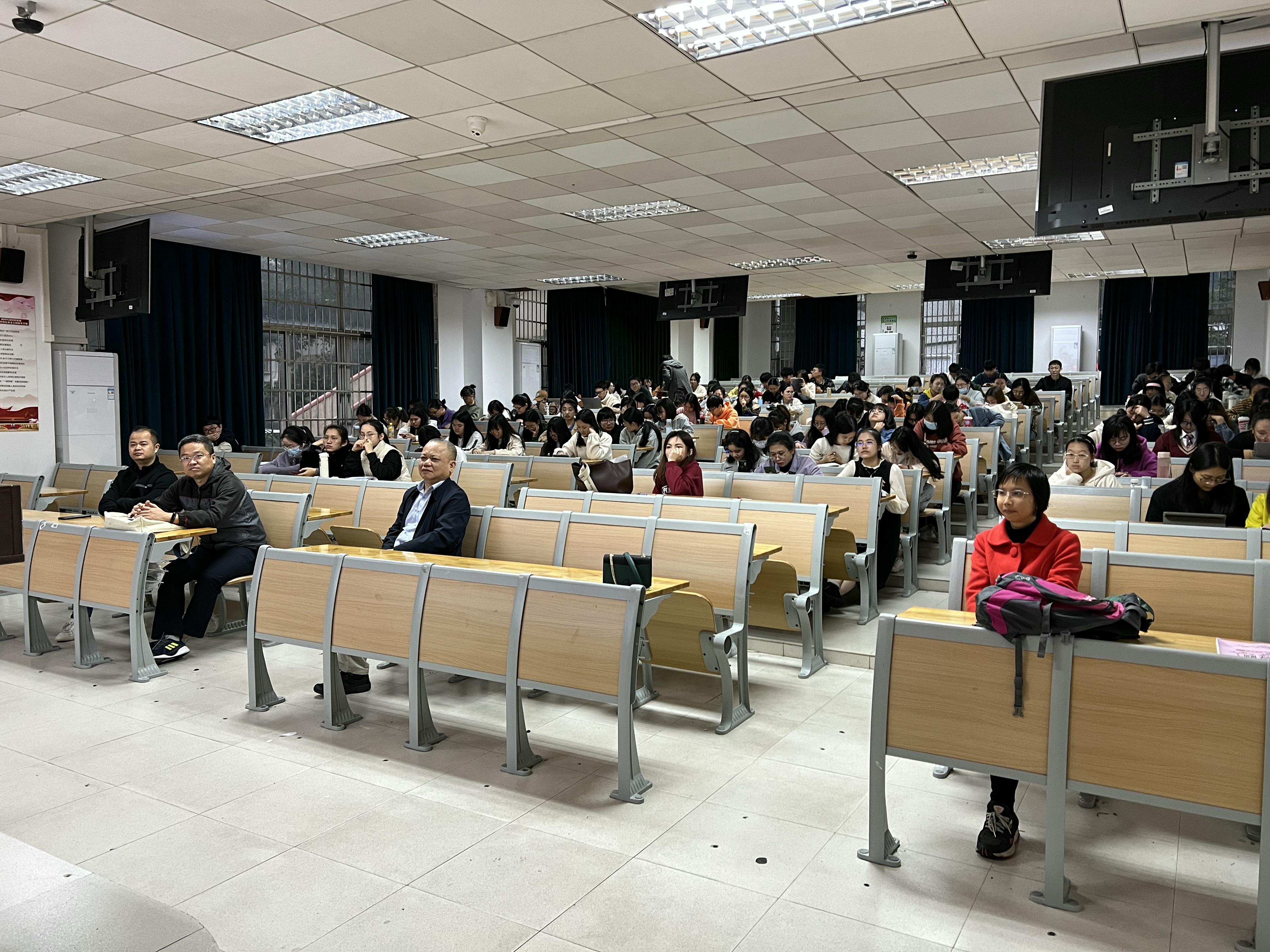 2018级数学与应用数学专业教育实习总结大会