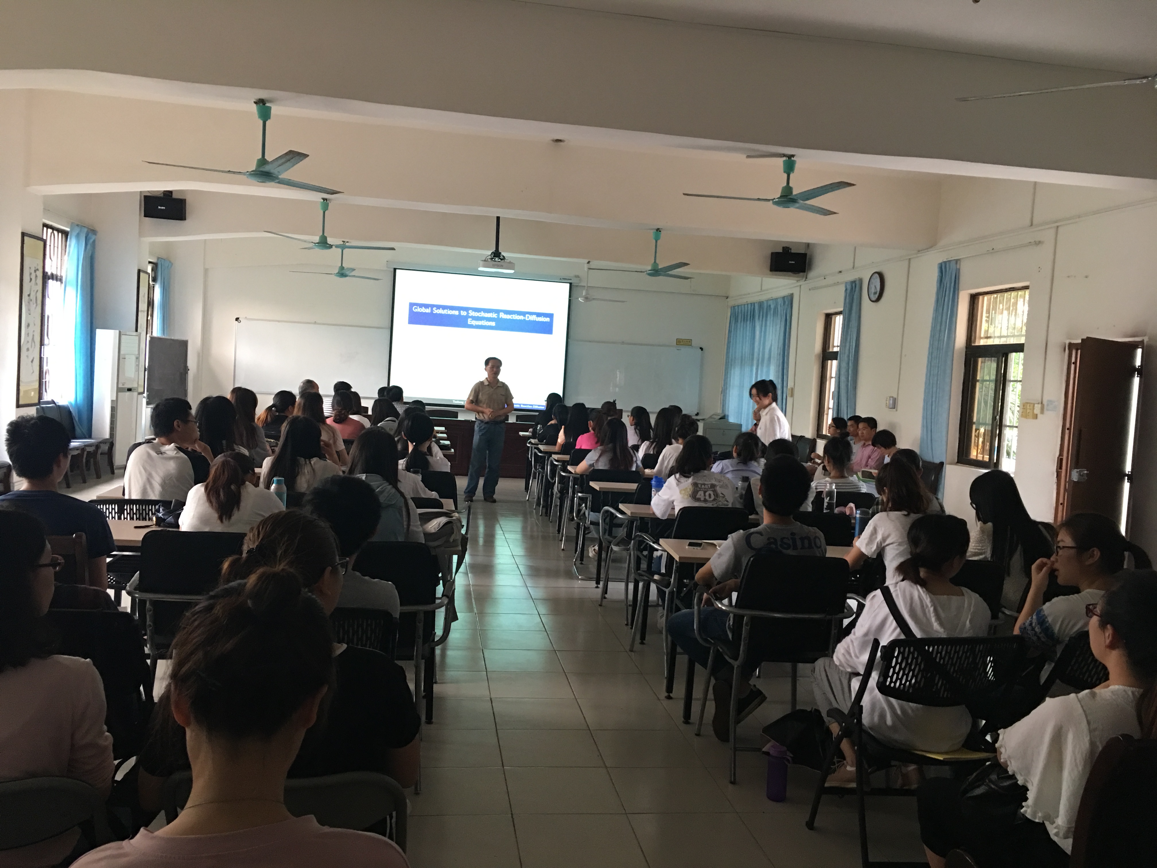 香港科技大学凌仕卿教授来我校讲学