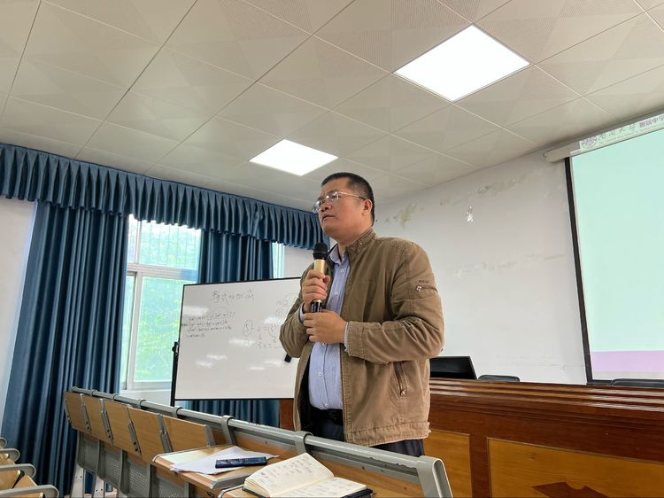 推进精准教学，助力顶岗实习——初中数学教研协作共同体系列活动