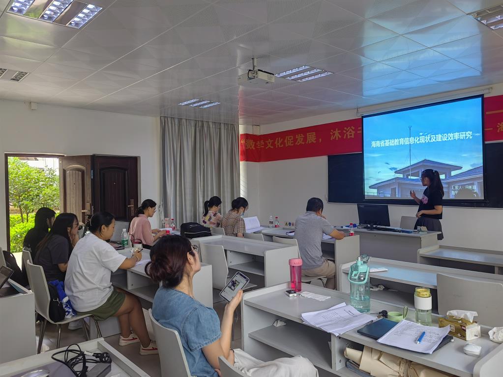 数学与统计学院2022级应用统计专业型硕士研究生开题报告答辩会