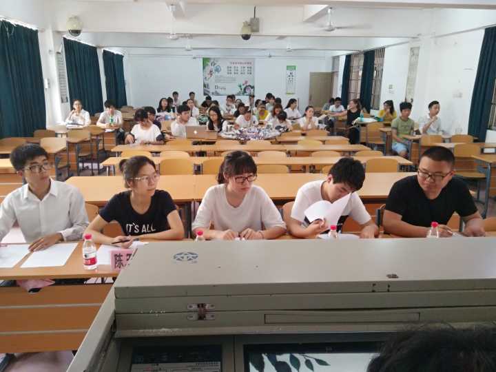 志愿青春行――记星空游戏官方数学与统计学院志愿青春汇报问答