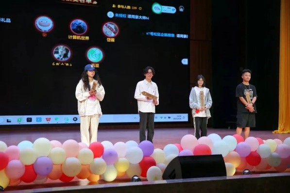 美术学院举行“学习党的二十大，永远跟党走，奋进新征程”主题团日活动