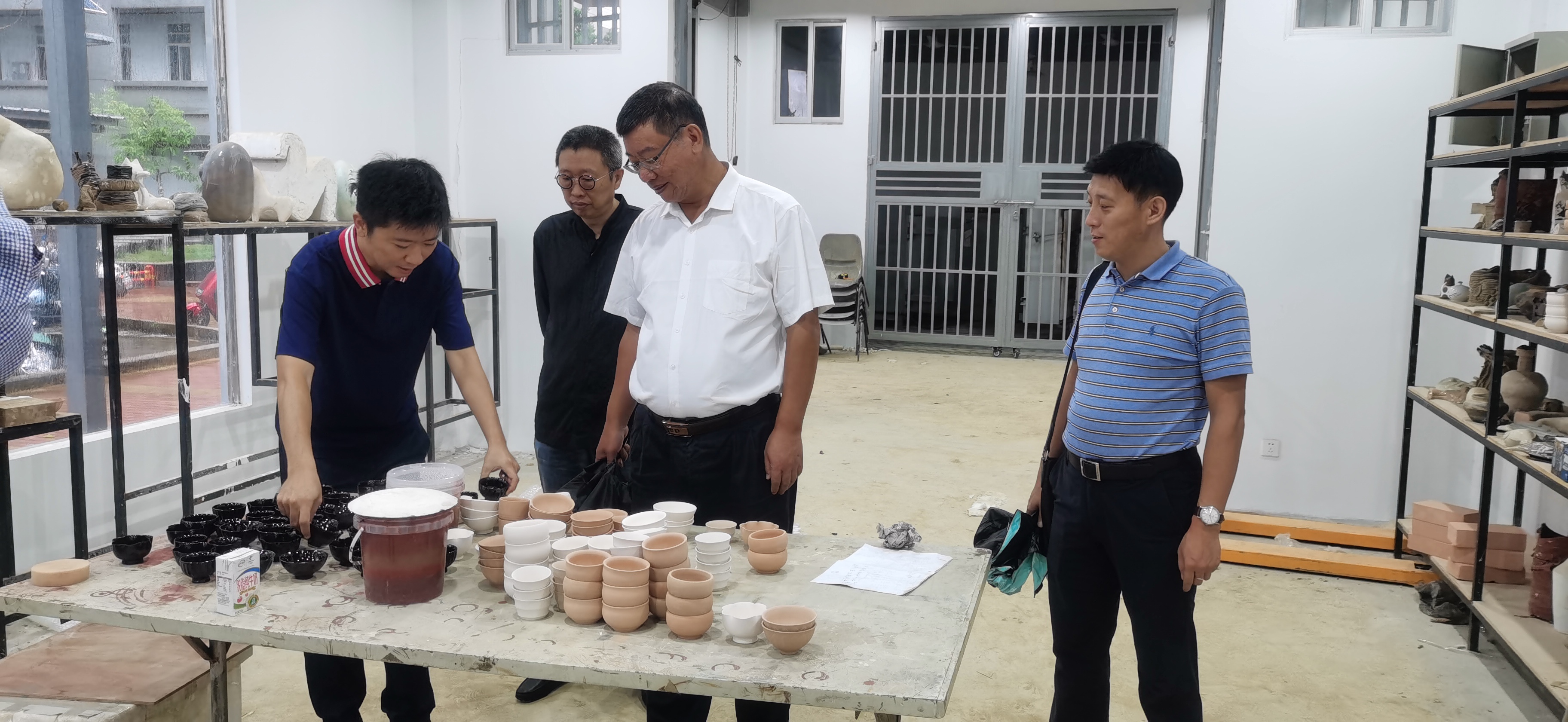 林强校长走访美术学院