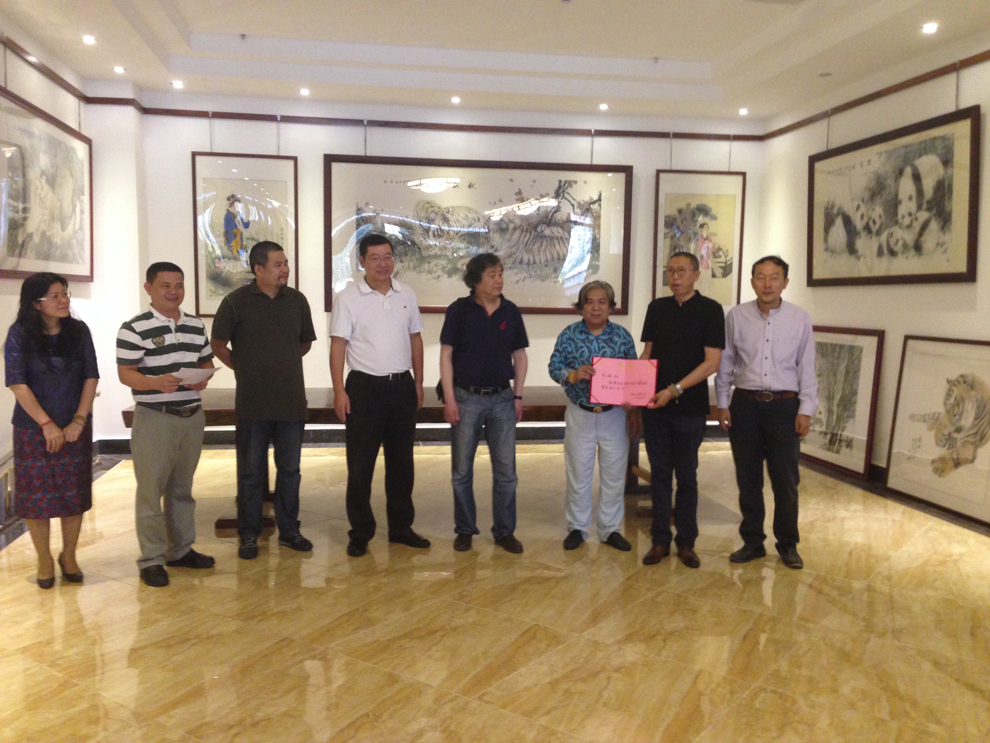 美术学院聘请霍天敏先生为客座教授