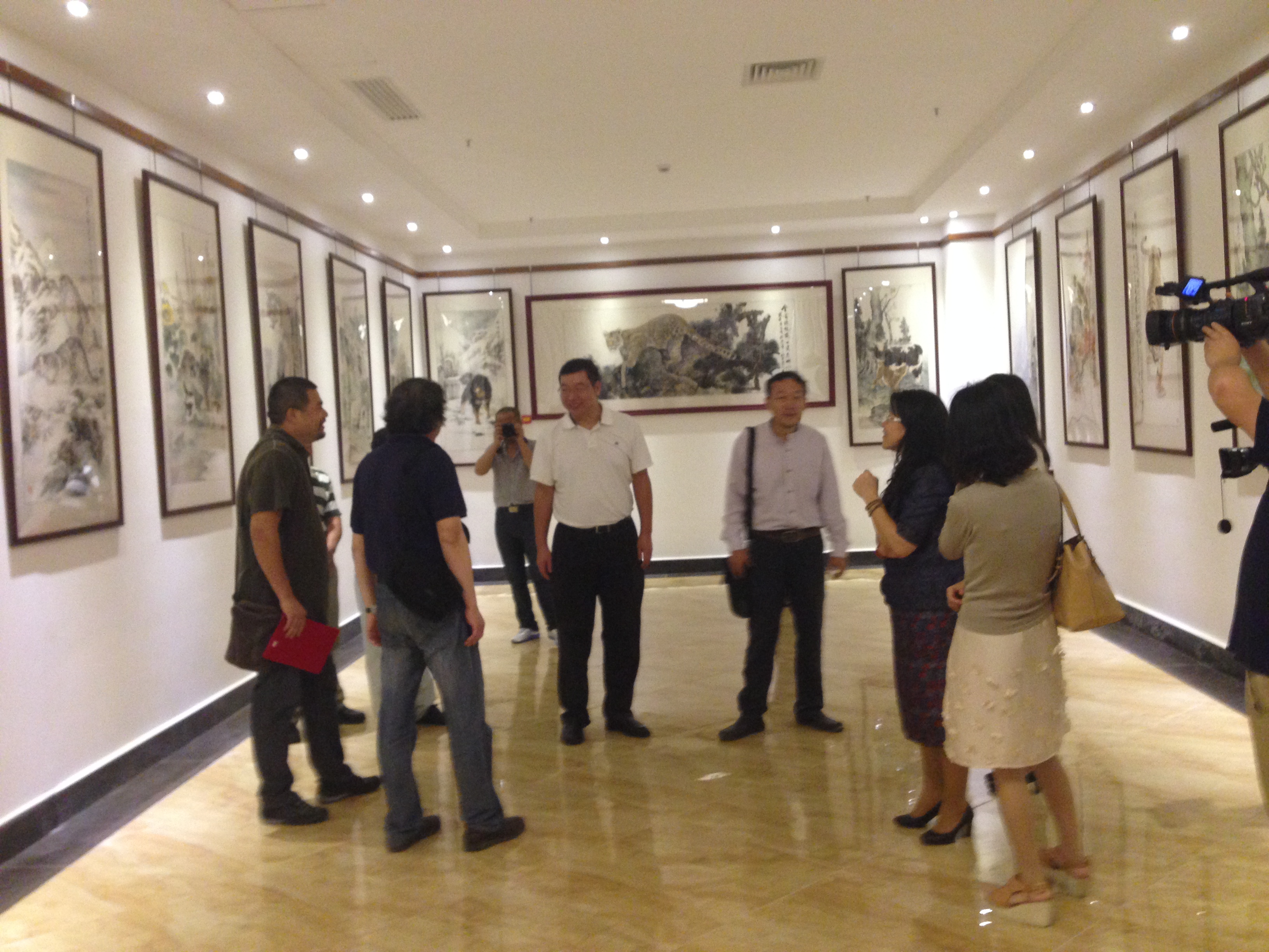 美术学院聘请霍天敏先生为客座教授