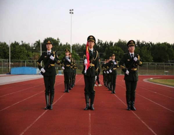 美术学院开展升旗仪式活动