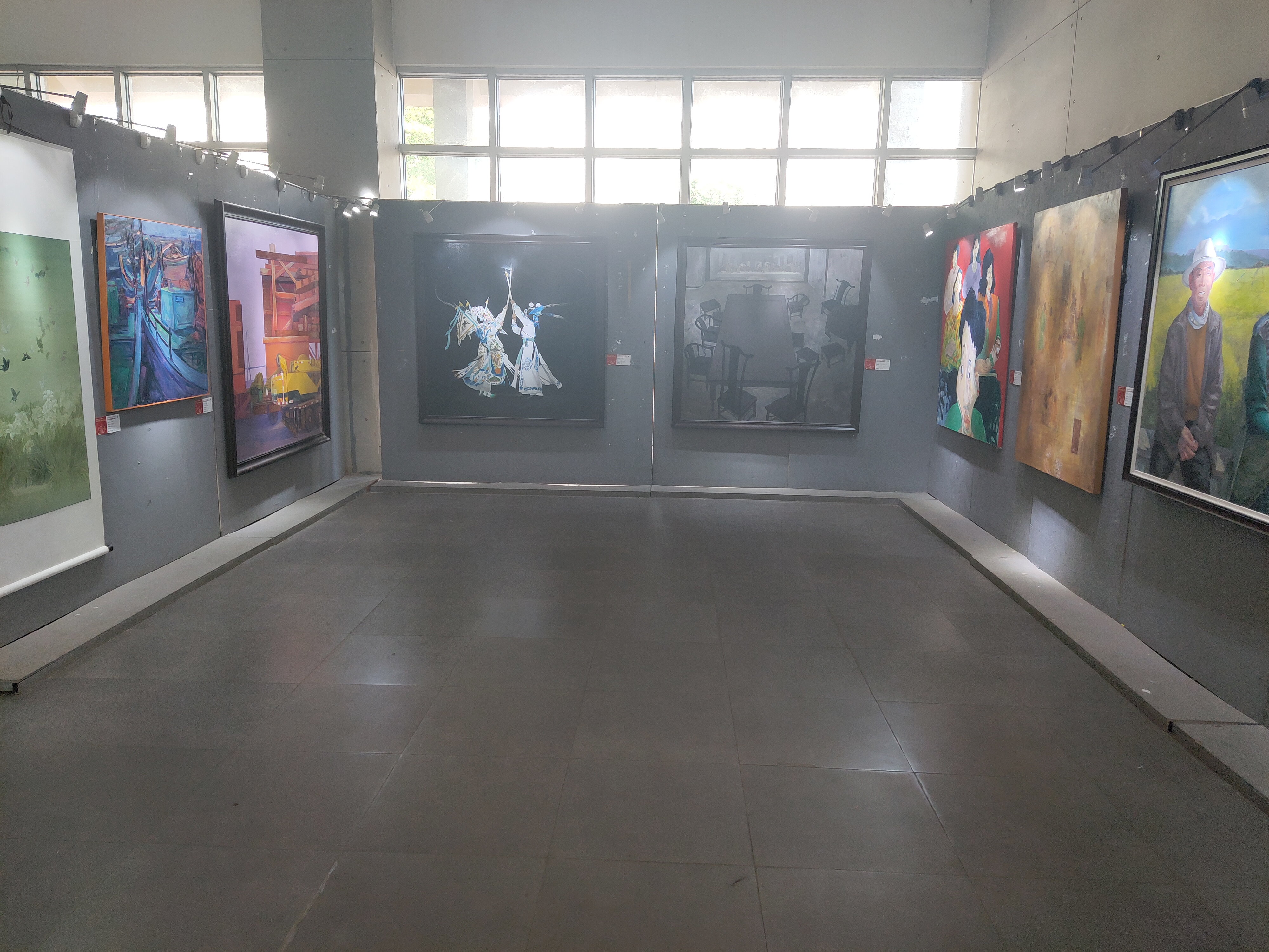 “喜迎建党100周年”星空游戏官方美术学院2021届毕业作品展隆重开幕