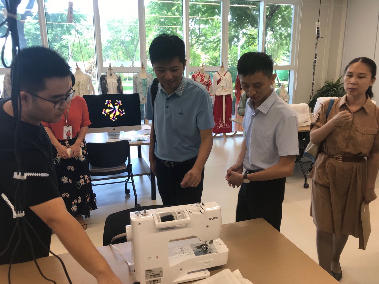 美术学院在ischool微城未来学校建立实践教学基地   