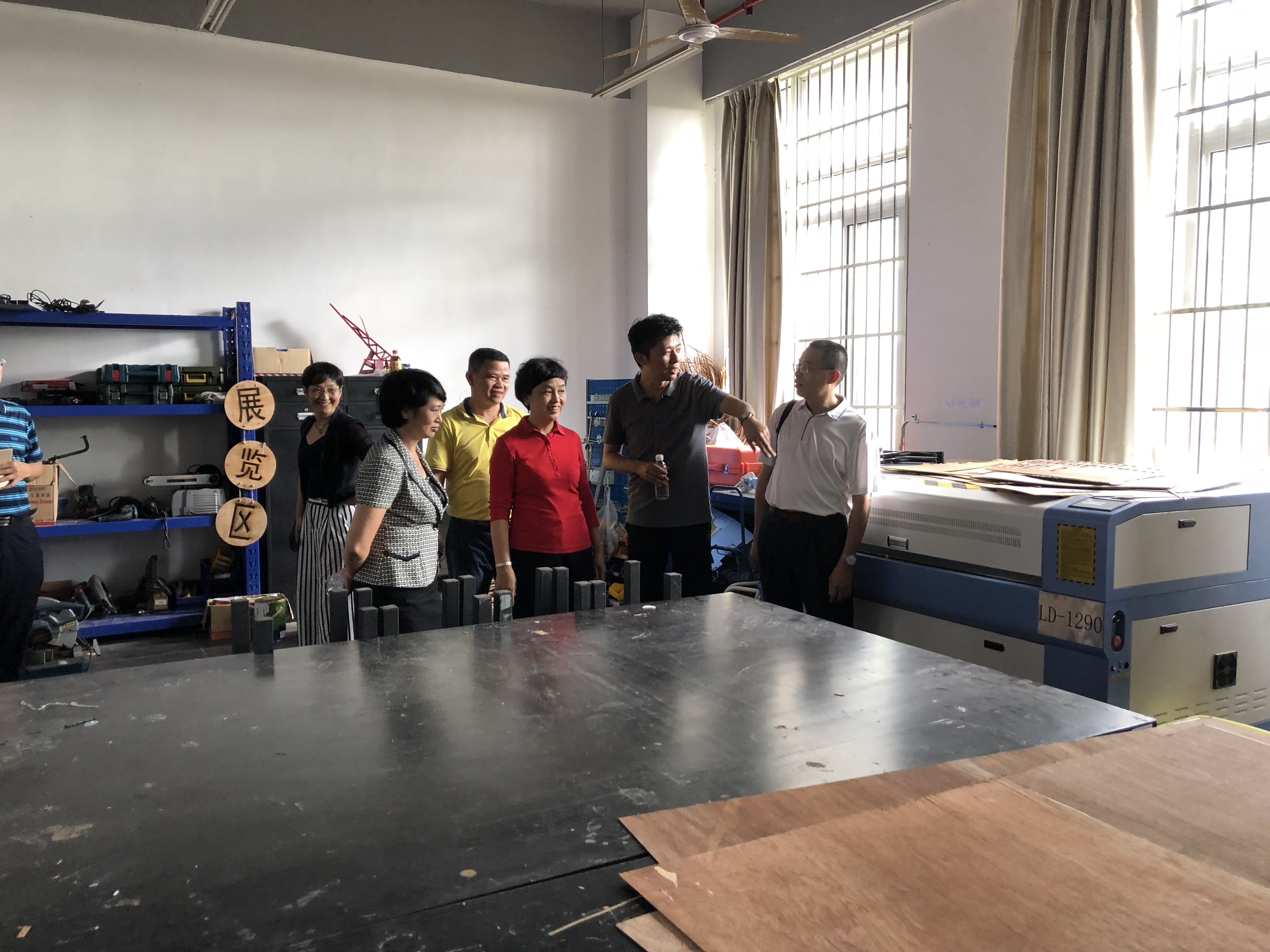 李红梅书记一行来我院调研