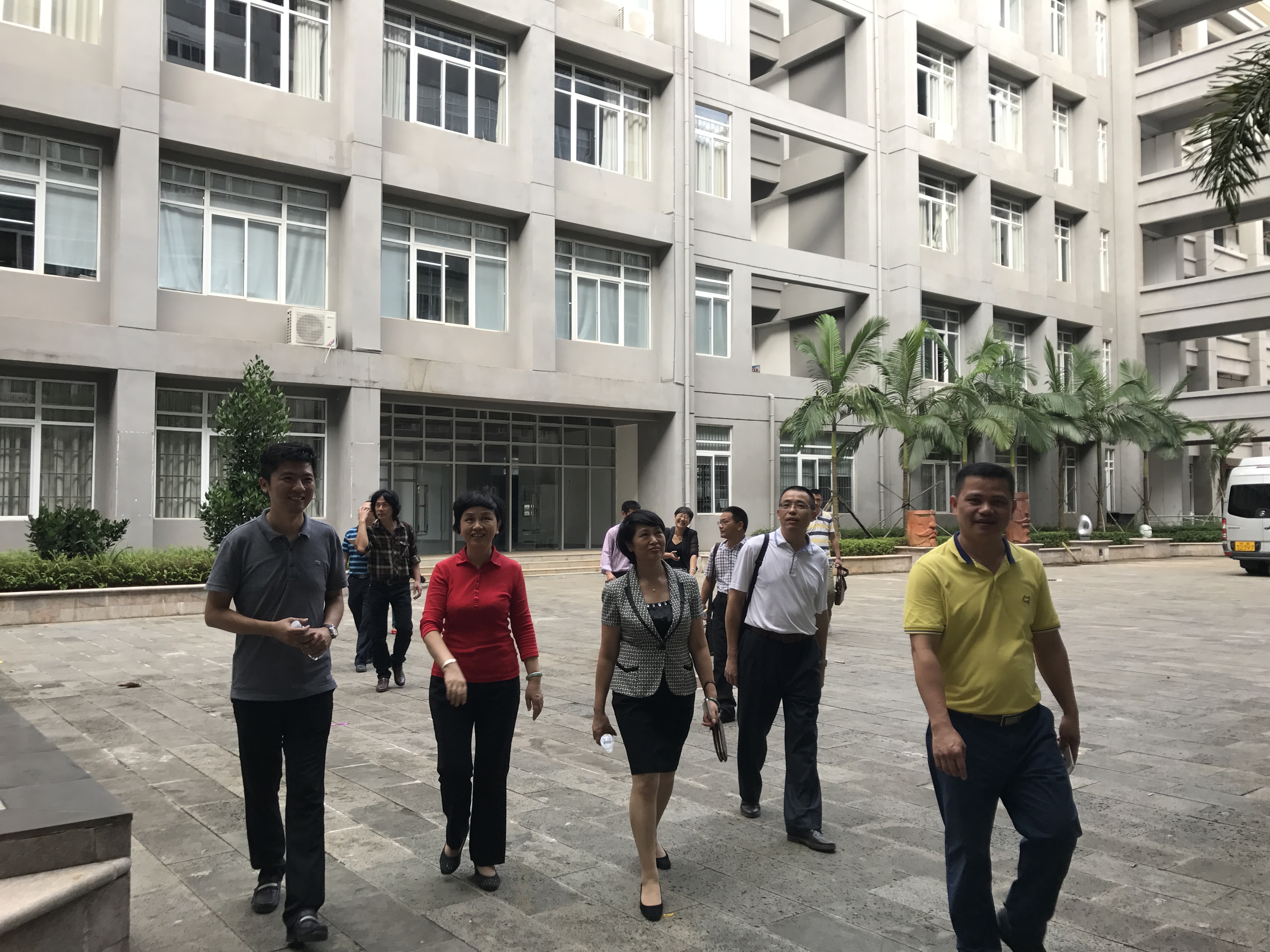 李红梅书记一行来我院调研