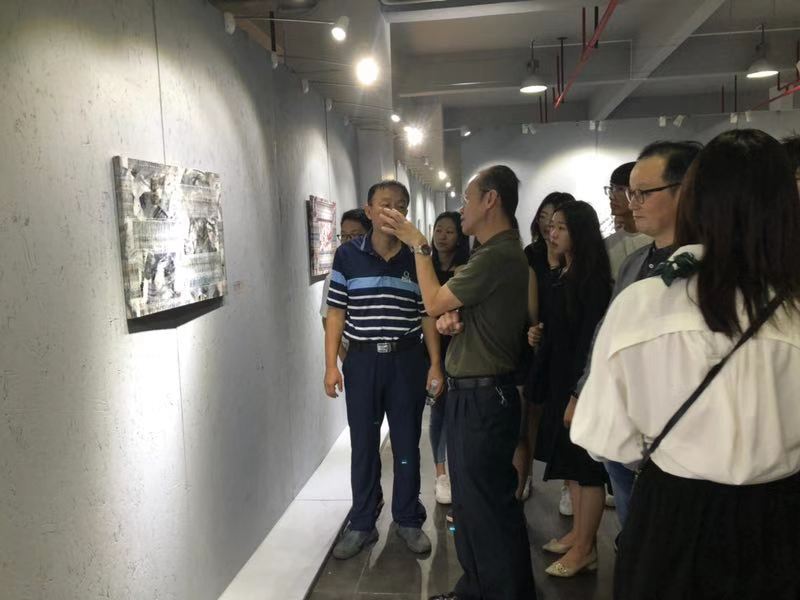 韩国群山大学高锡仁教授来美术学院开展学术交流活动