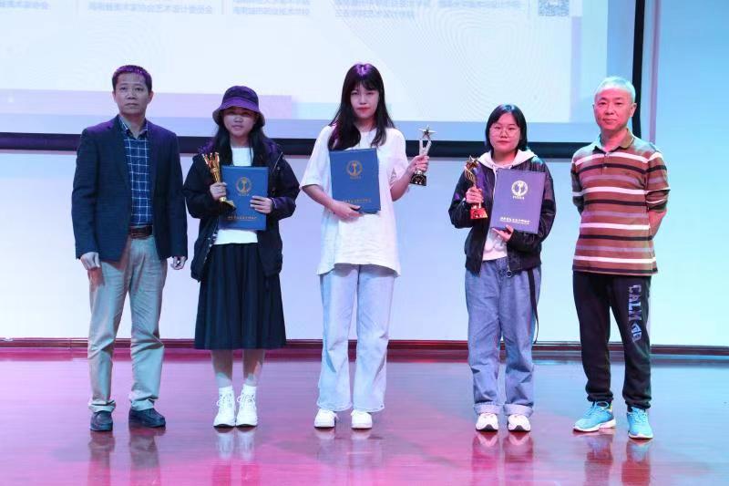 我院服装与服饰设计专业学生在2019第三届圣丹妮丝杯”海南省时装画创意大赛中荣获佳绩