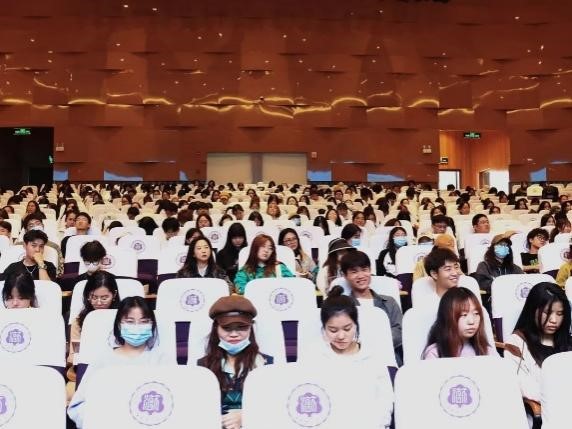 美术学院开展“大学生异常心理的识别与应对”讲座