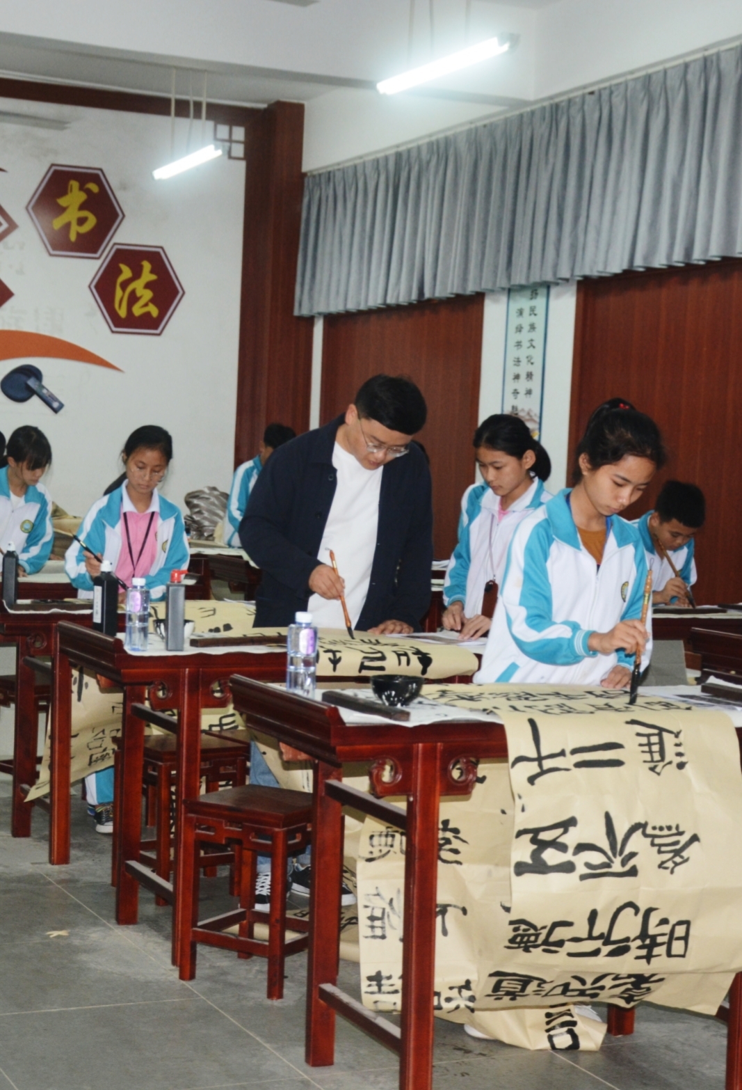 我院举行美教专业实习教学成果展暨总结大会