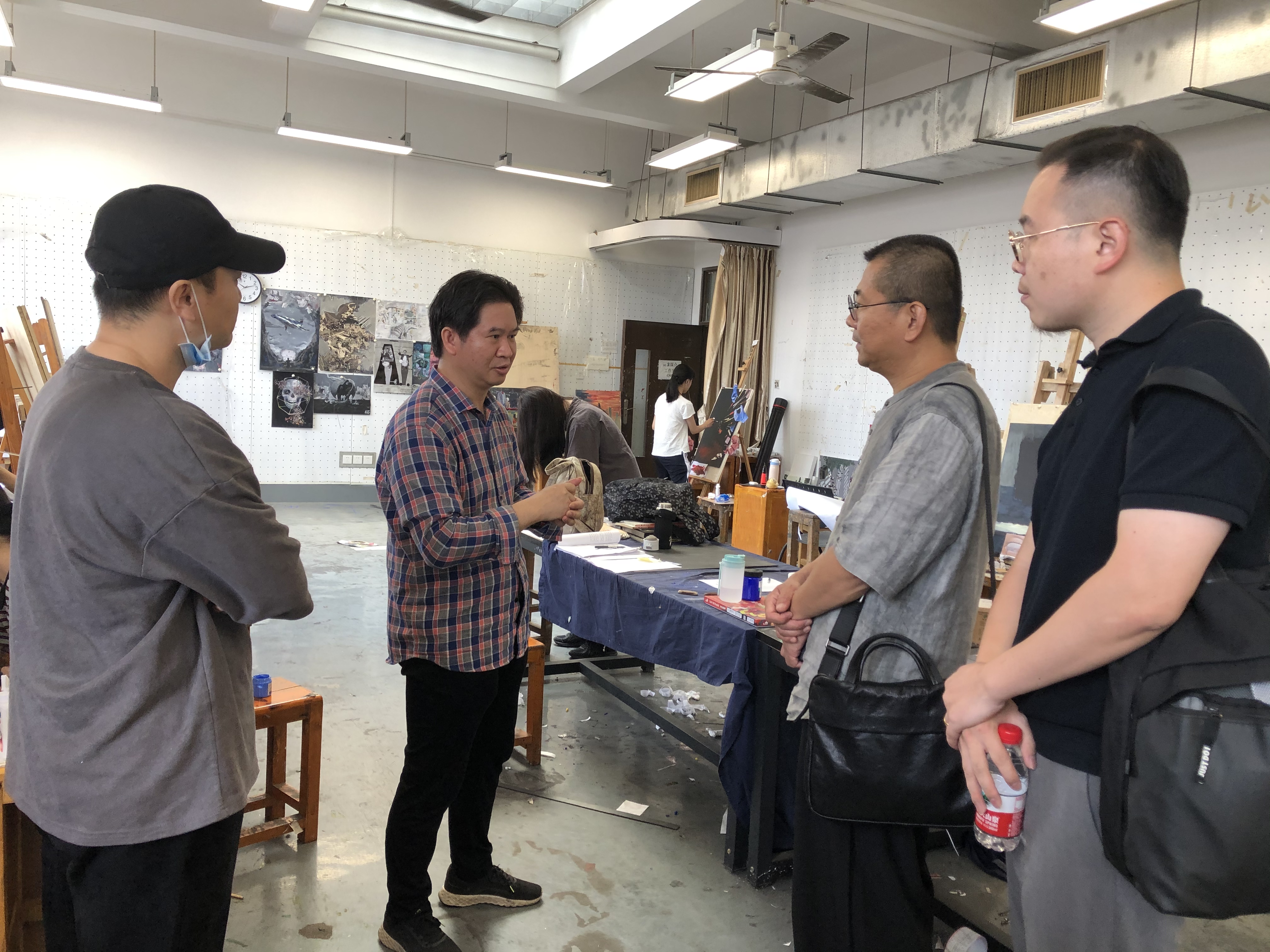 美术学院教学基础部赴广美参加大型学术交流活动并进行教学调研工作