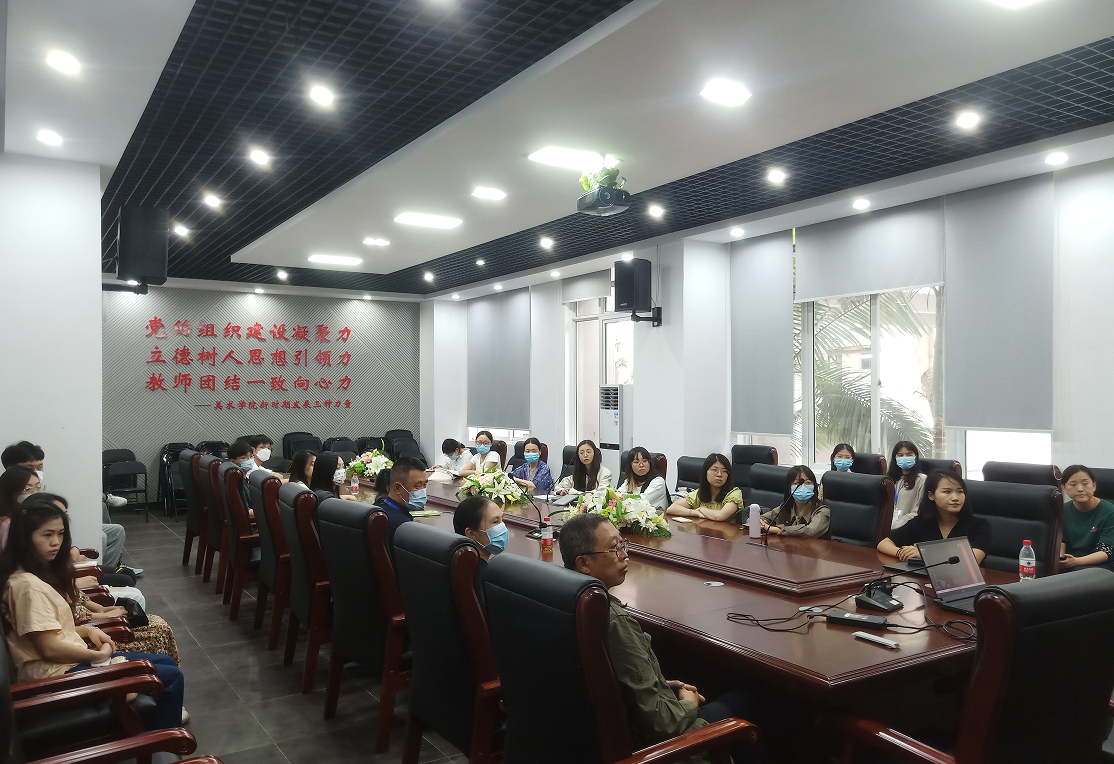 美术学院组织师生观看二十大宣讲团成立仪式暨宣讲团首场宣讲报告会