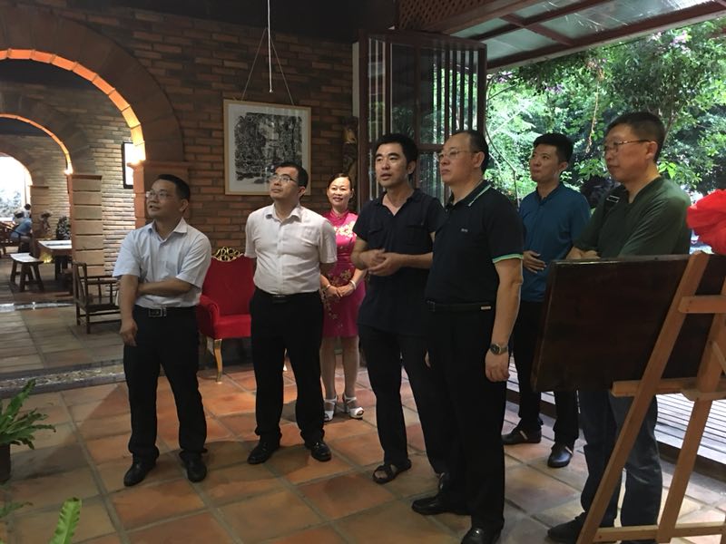 美术学院教师韩潮在海口社区举办个人作品展