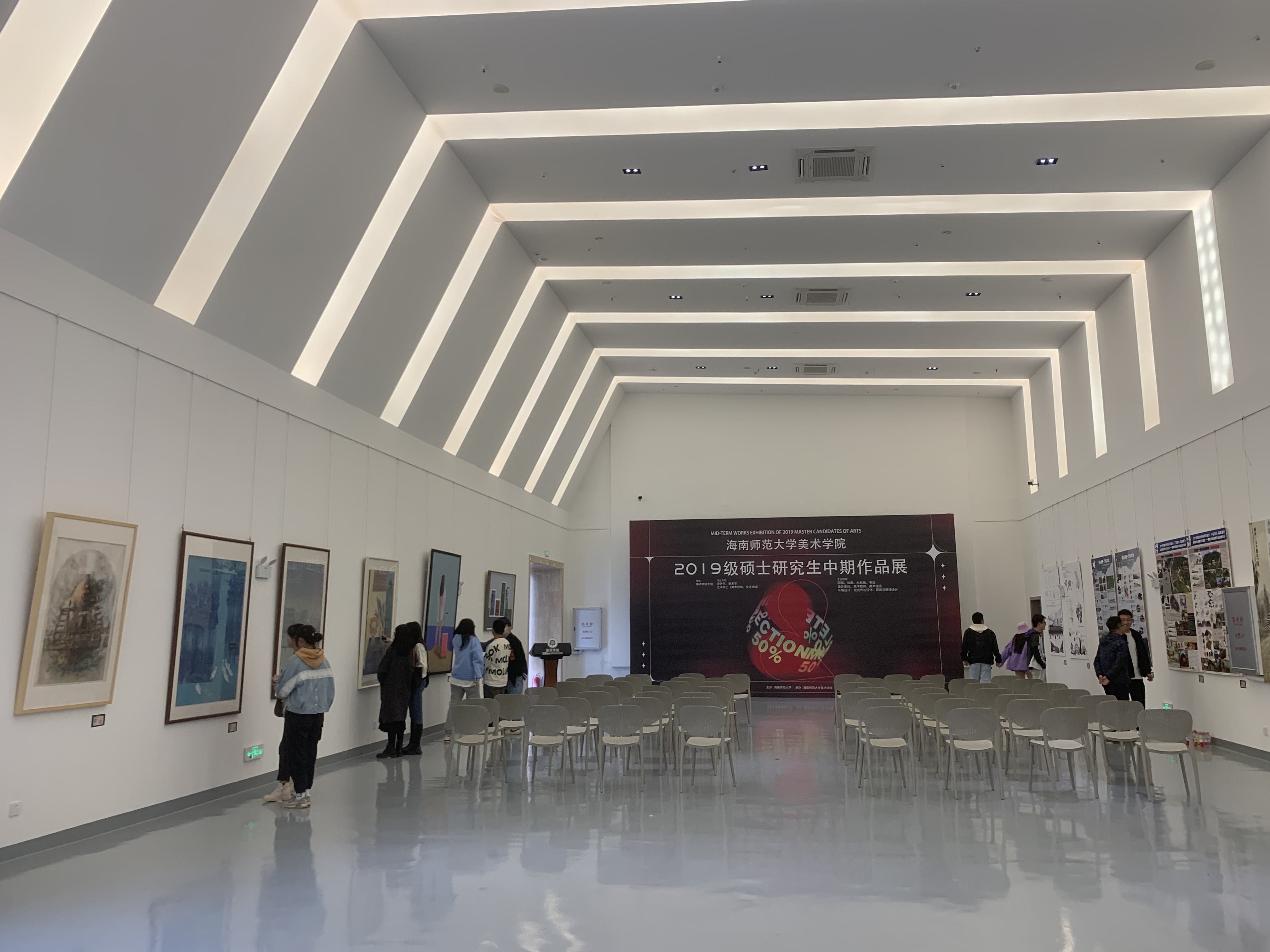 美术学院2019级硕士研究生中期展开幕