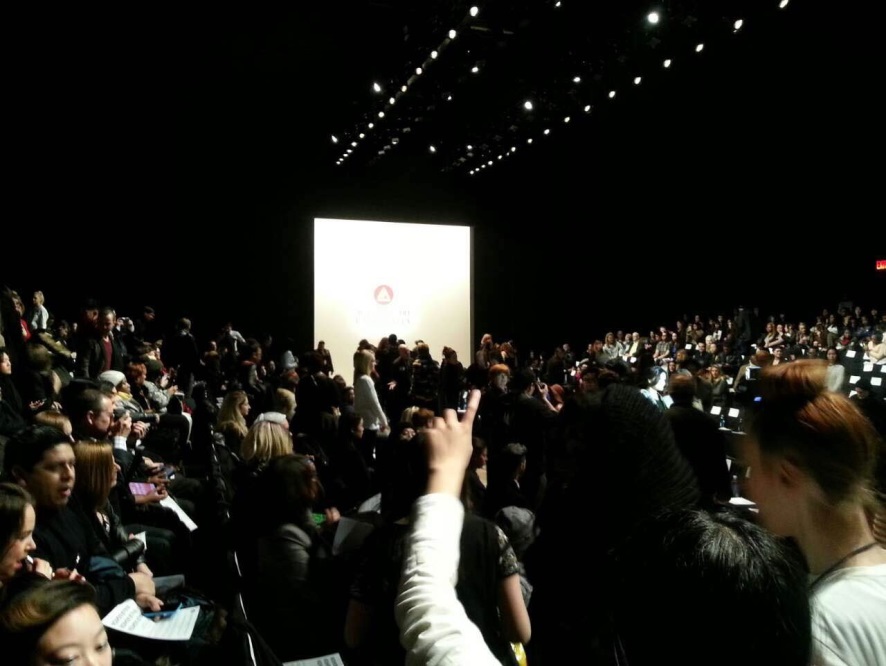 服装与服饰设计专业毕业生胡星禹同学作品在2015年纽约秋季时装周展示并被多家媒体报道