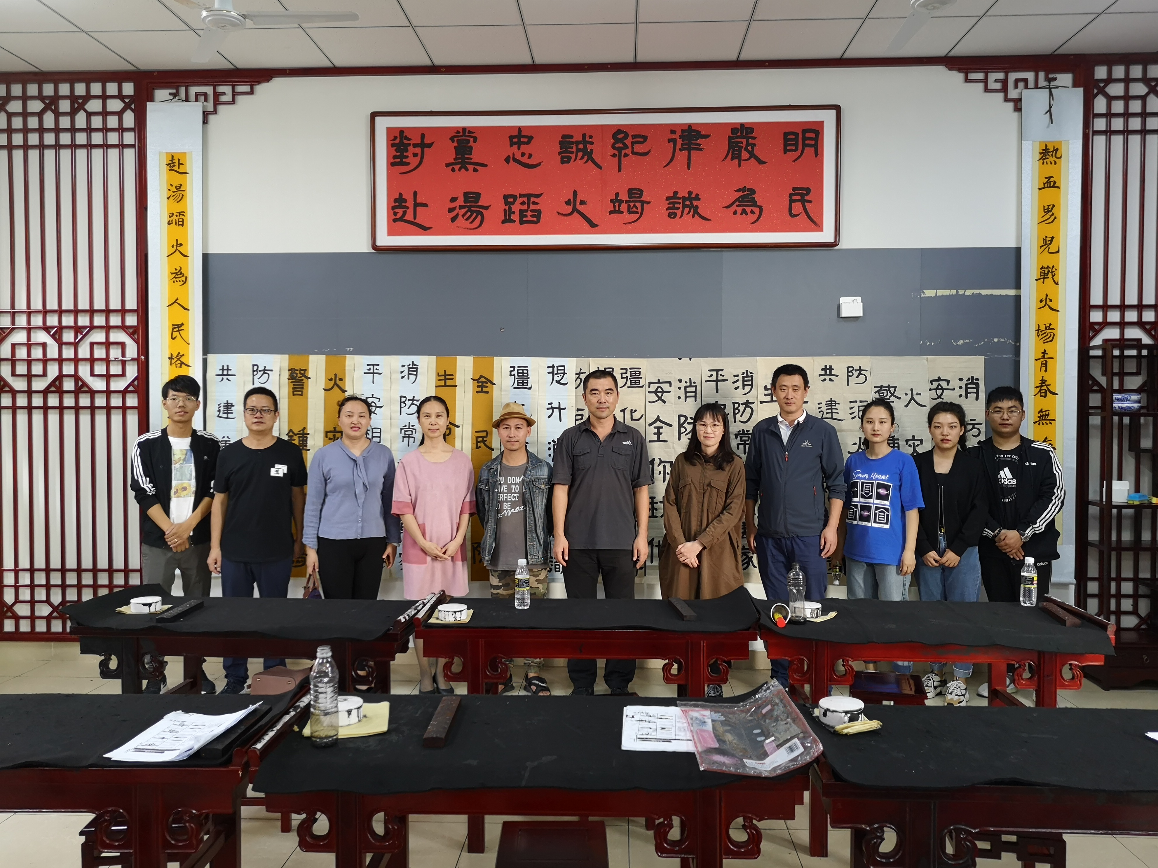 美术学院开展2016级美术学、书法学专业学生毕业实习检查工作