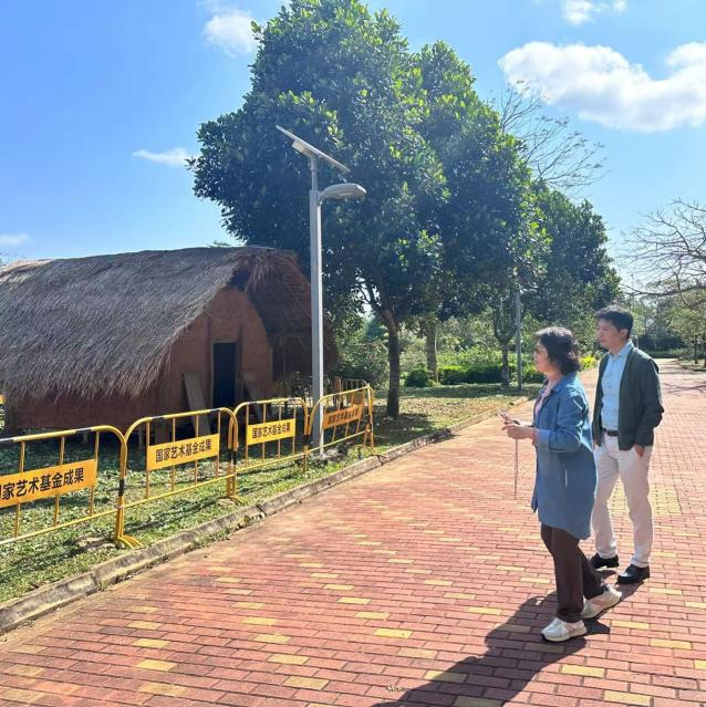 全国艺术硕士教指委原秘书长丁凡教授莅临美术学院指导工作