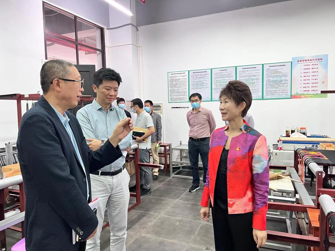 校党委委员、纪委书记、监察专员刘汝兵到美术学院调研