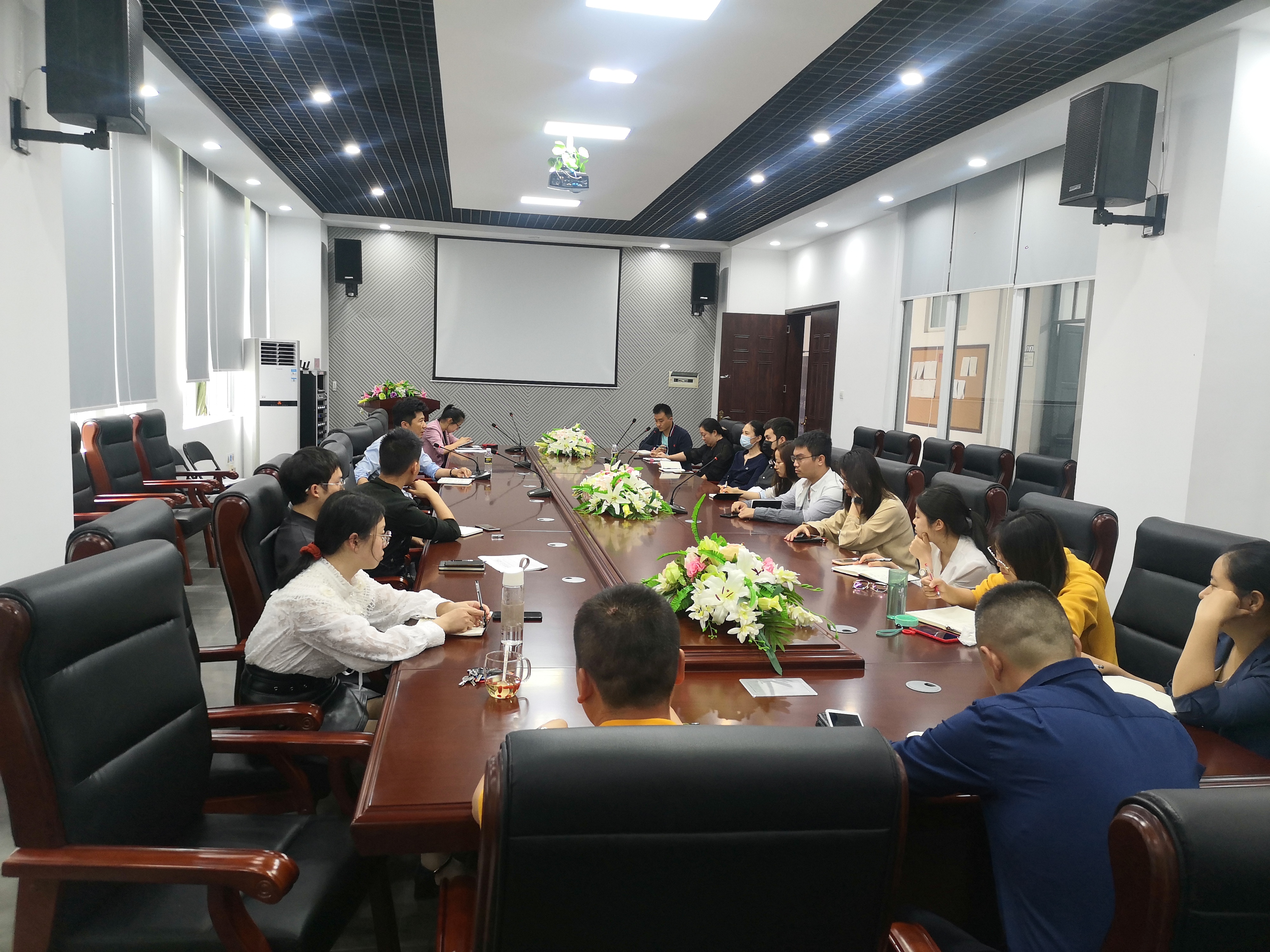 美术学院召开全体行政教师开学工作会议