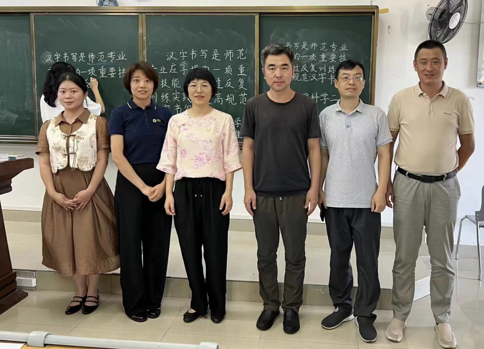 地理与环境科学学院本科生硬笔书写技能培训活动在美术学院顺利完成