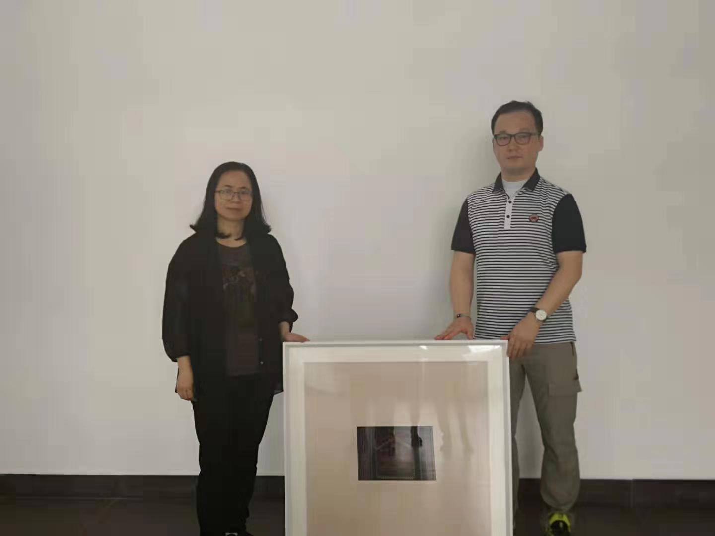 韩国群山大学高锡仁教授为学院捐赠艺术作品