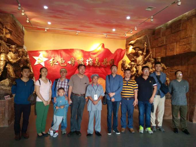 美术学院师生赴母瑞山开展爱国主义教育活动