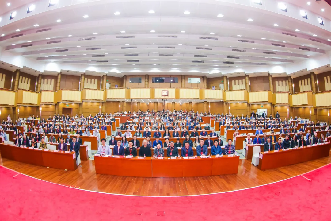 环境设计系主任王沫副教授做全国室内设计教育大会主旨发言