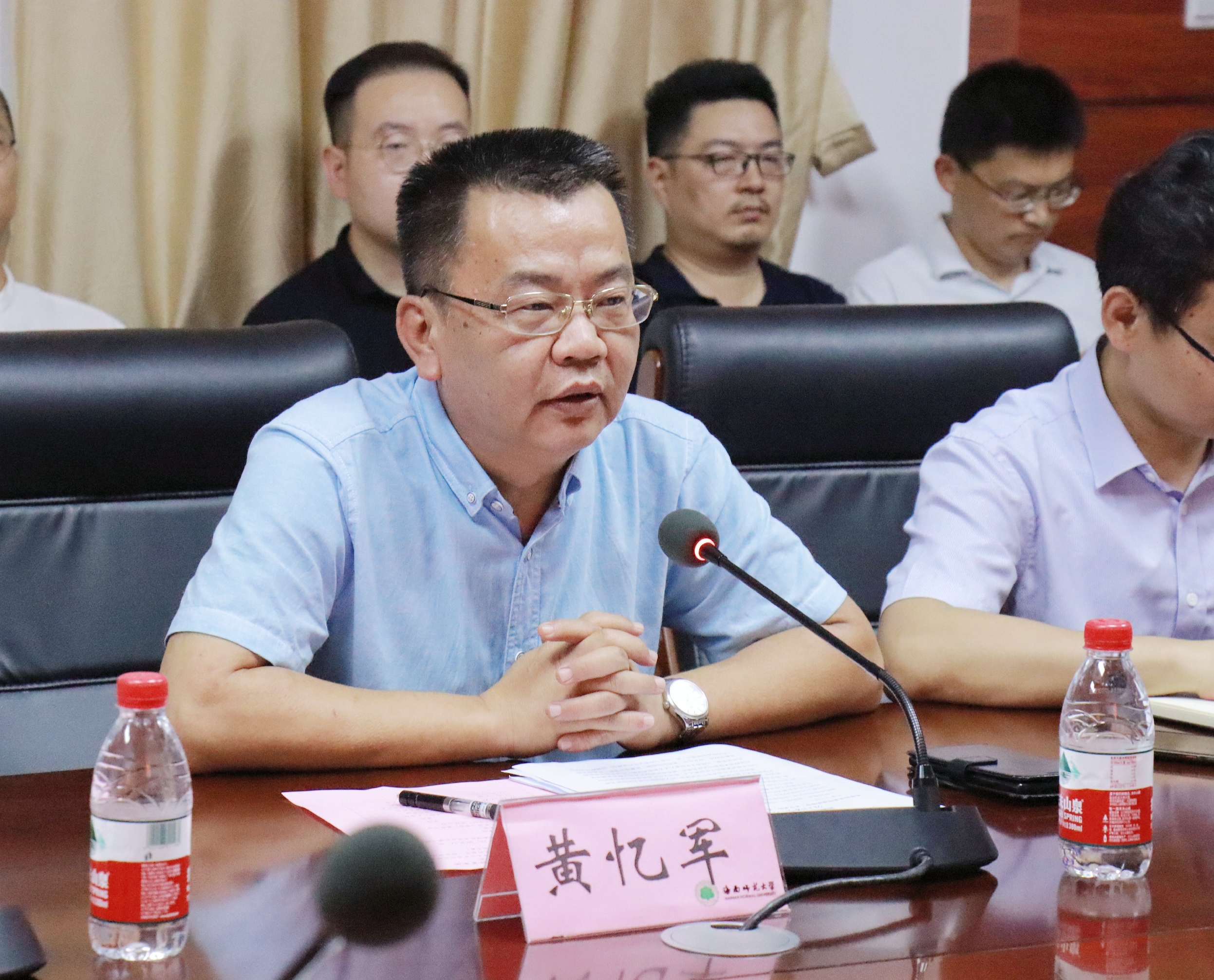 美术学院与创世纪经服投资集团开展 战略协议签署仪式与揭牌仪式圆满举行