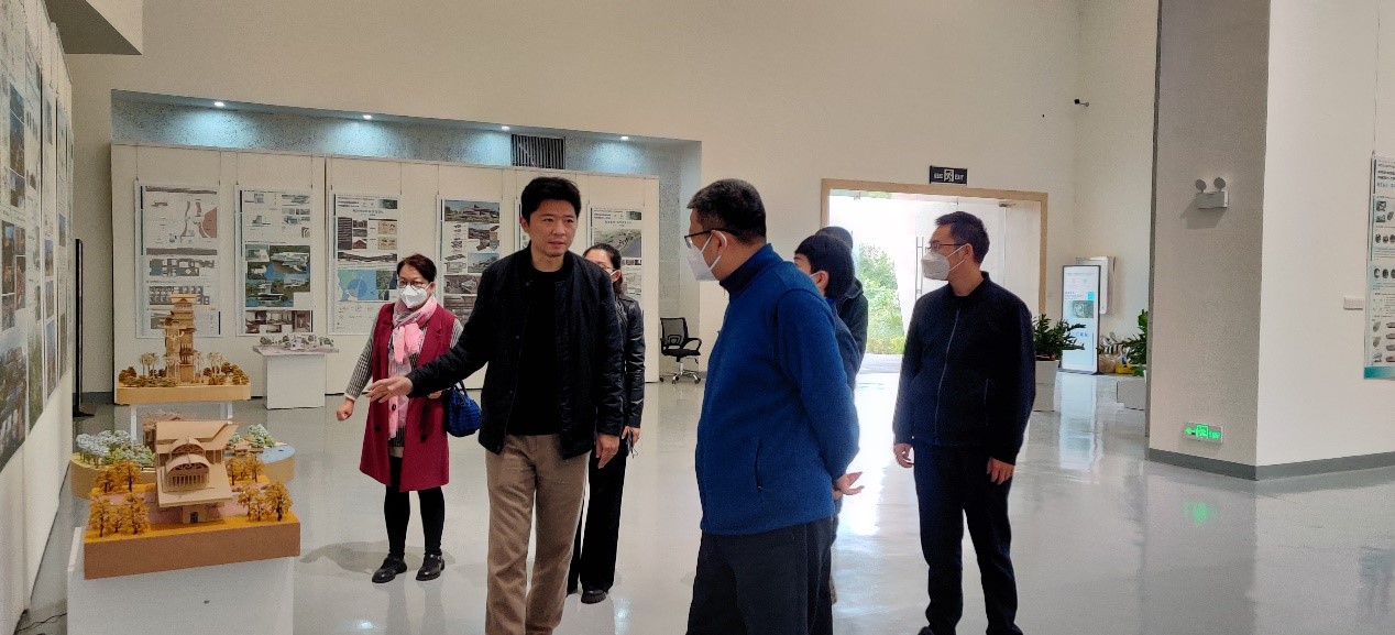 海南省旅游和文化广电体育厅领导参观2022国家艺术基金结项成果展