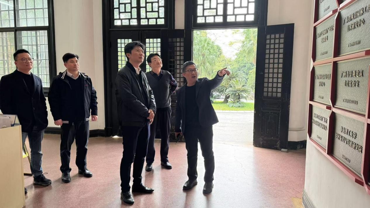 张引教授签署华南理工大学亚热带建筑与城市科学国家重点实验室与星空游戏官方共建海南