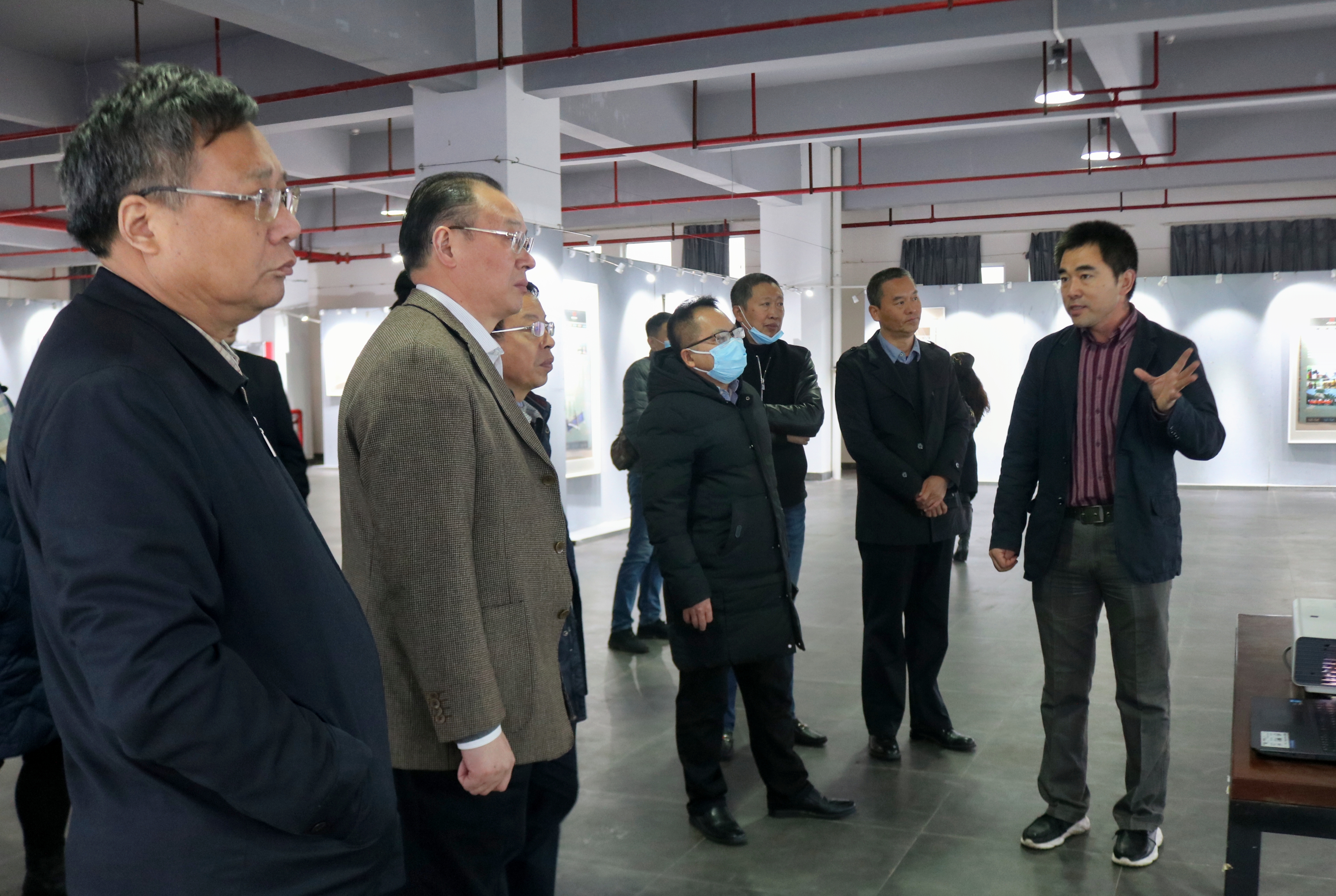 星空游戏官方省级特色重点学科——美术学  教育厅评估专家组到我院进行评估验收实地考