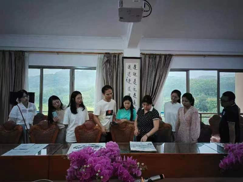 美术学院举办“椰苗美育计划”白沙、昌江中学美术教师创作实践训练营活动圆满成功
