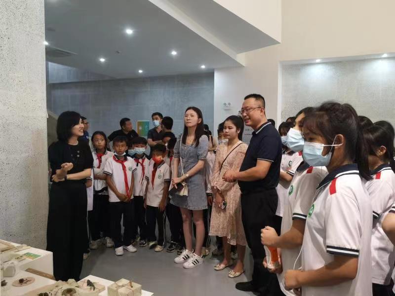 白沙、昌江中学师生来美术学院美育研学
