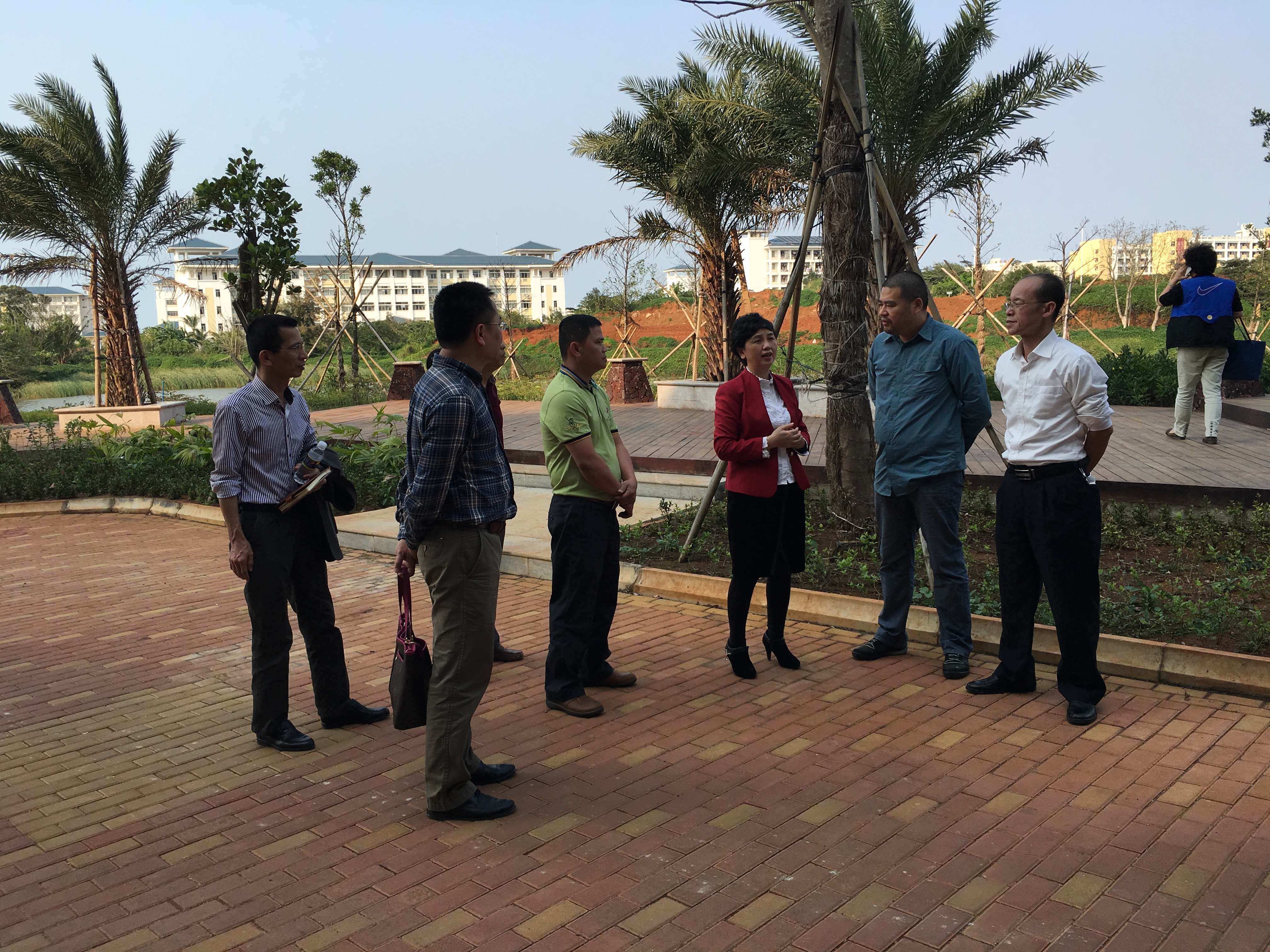 李红梅书记到美术学院调研