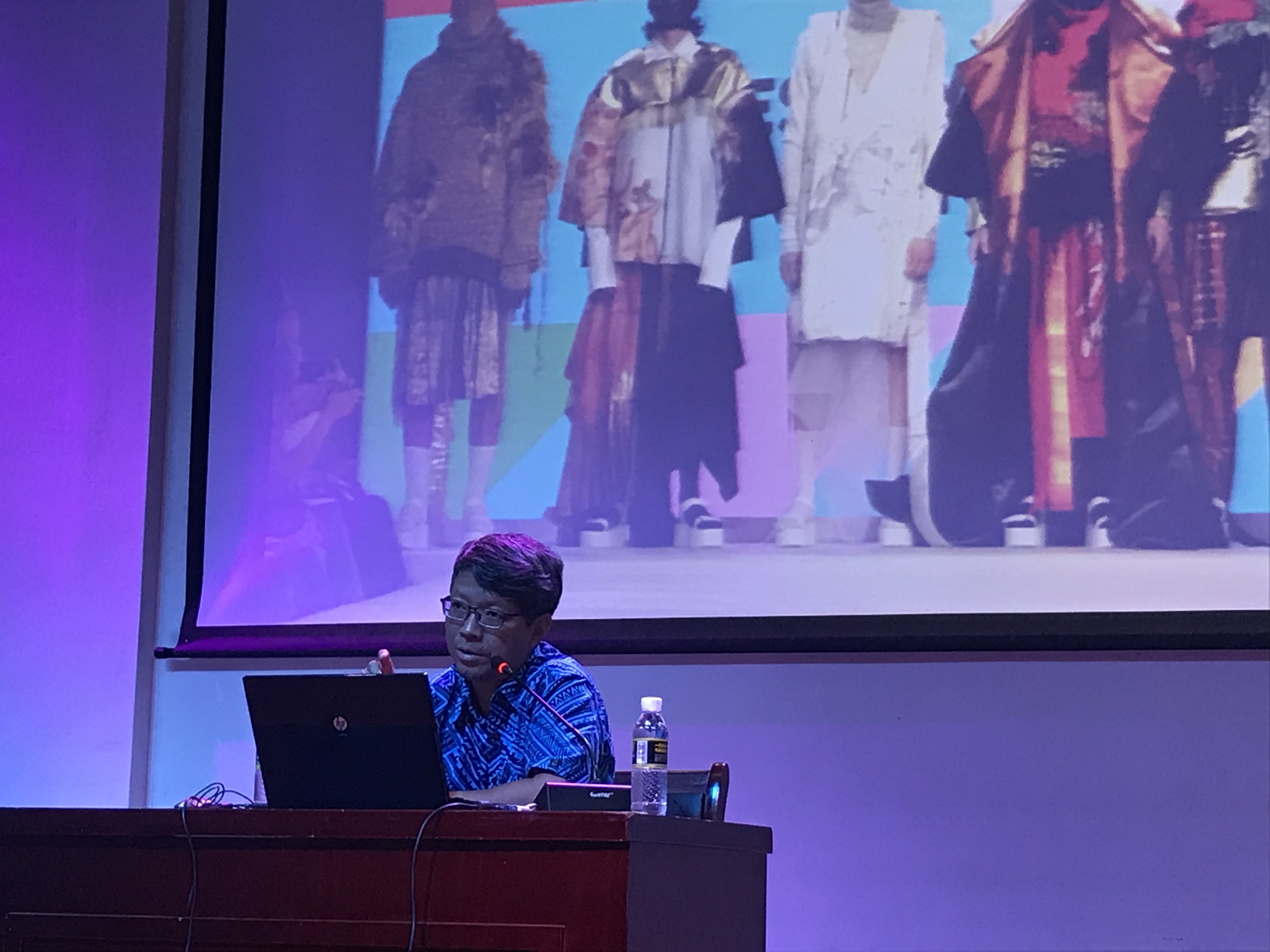 “从灵感到设计”——东华大学陈彬教授讲座在我院成功举办